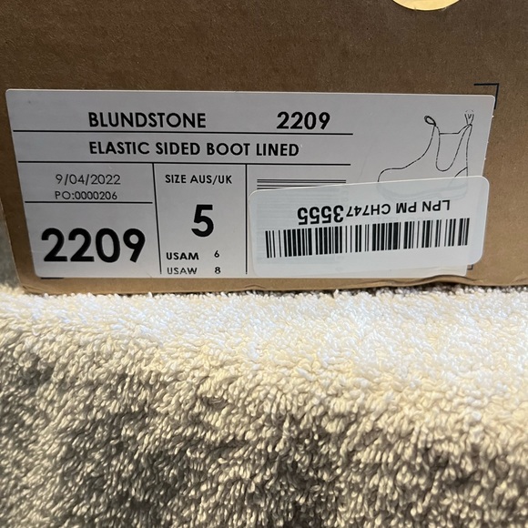 Blundstone Suede Chelsea Boot unisex USW-8, USM-6, AUS-5 steel grey/ pale denim. - Picture 13 of 14